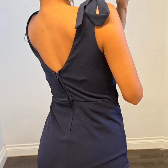 dresses - Picture 4 of 6